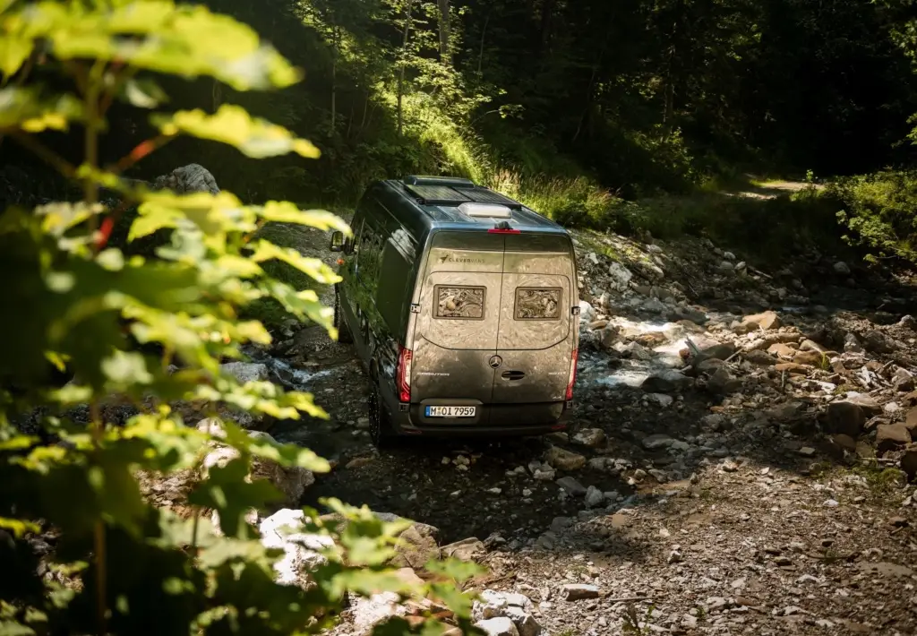 Aventuro 600 4 x 4 trasera ext