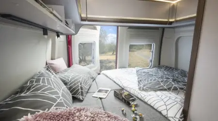 globecar-summit-540-shine-cama-min