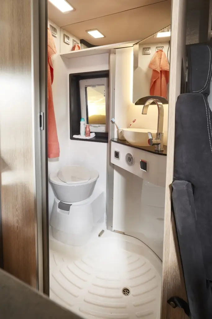 summit-600-baño-min